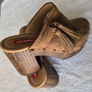 Unionbay Suede Clog Mule Heels Size 7 with Tassel